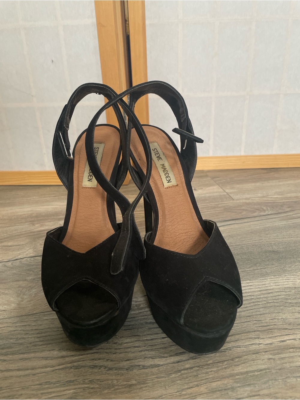 Steve Madden Black Suede Crisscross Platform Sandals